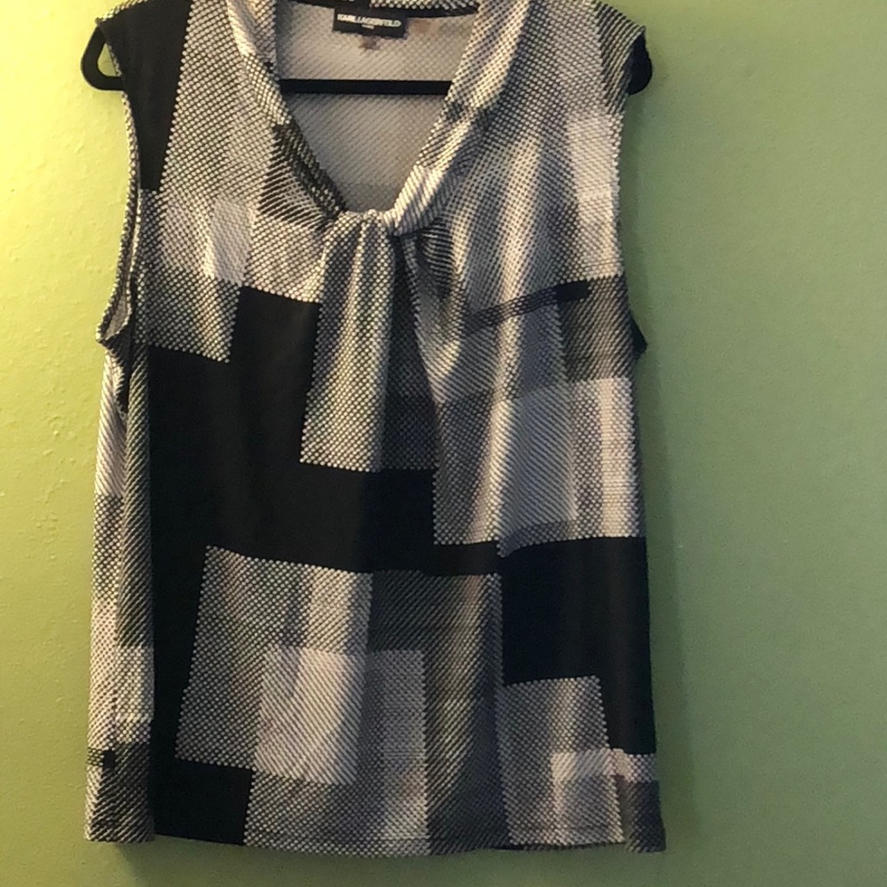 Like New Karl Lagerfeld Sleevelesa Blouse Size XL